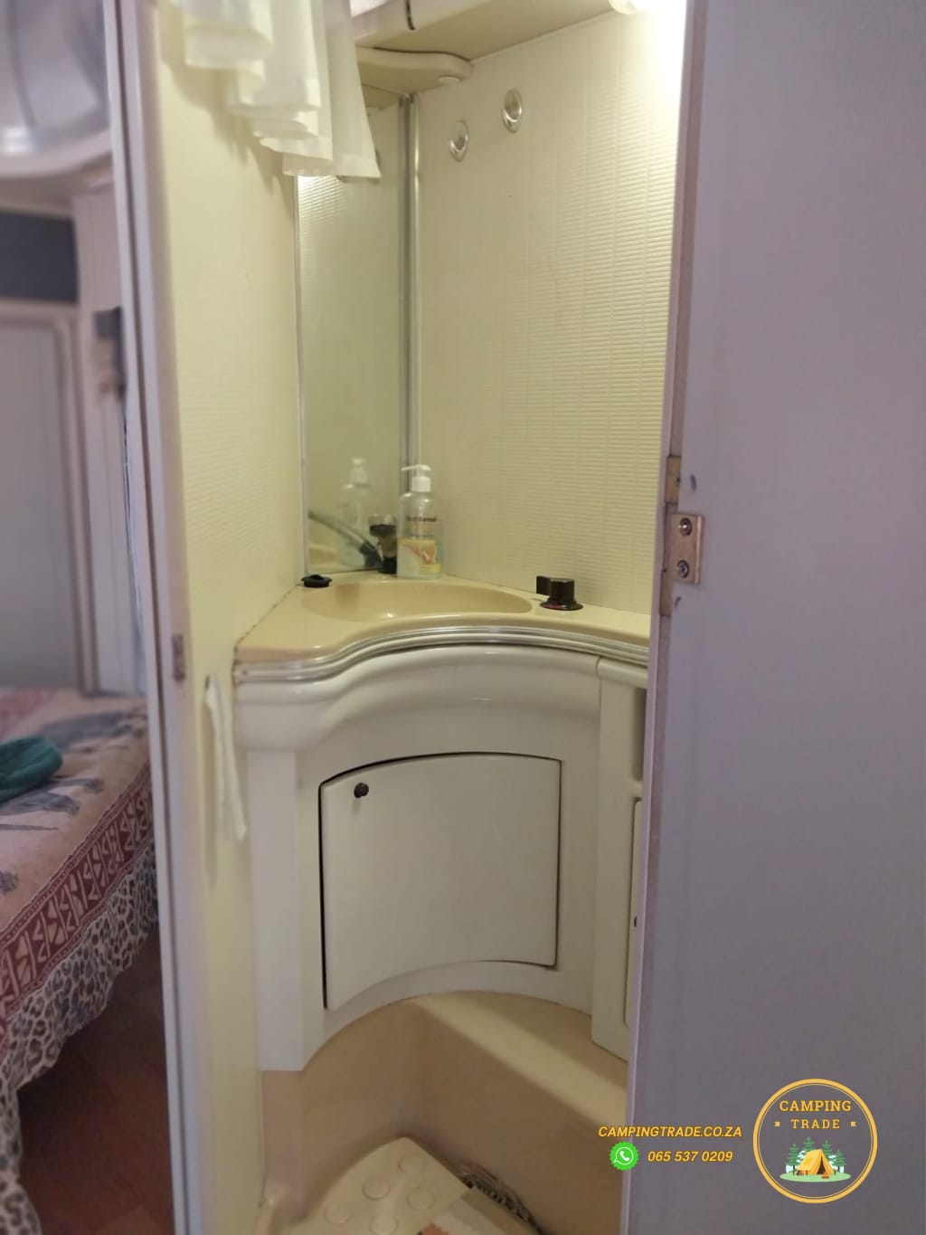 (SOLD) 2004 Jurgens Palma Caravan (CT 1253)