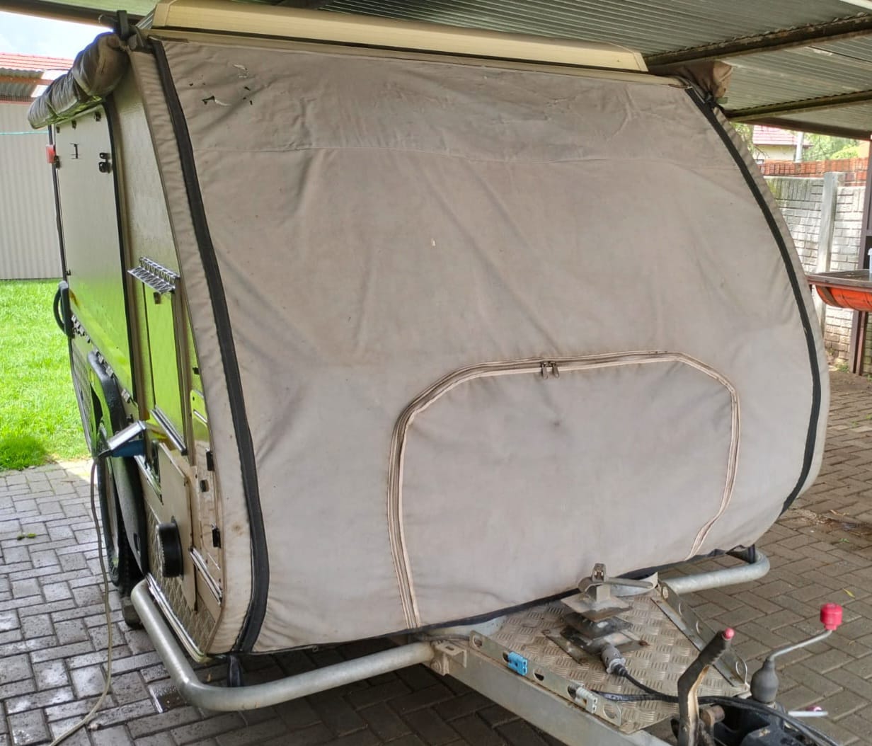 (SOLD) 2011 Jurgens Xcape Caravan (1280)