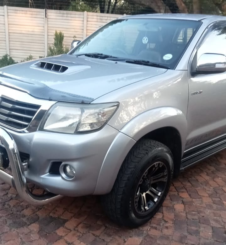 SOLD 2015 Toyota Hilux D4D 3.0 Bakkie (CT 1299)