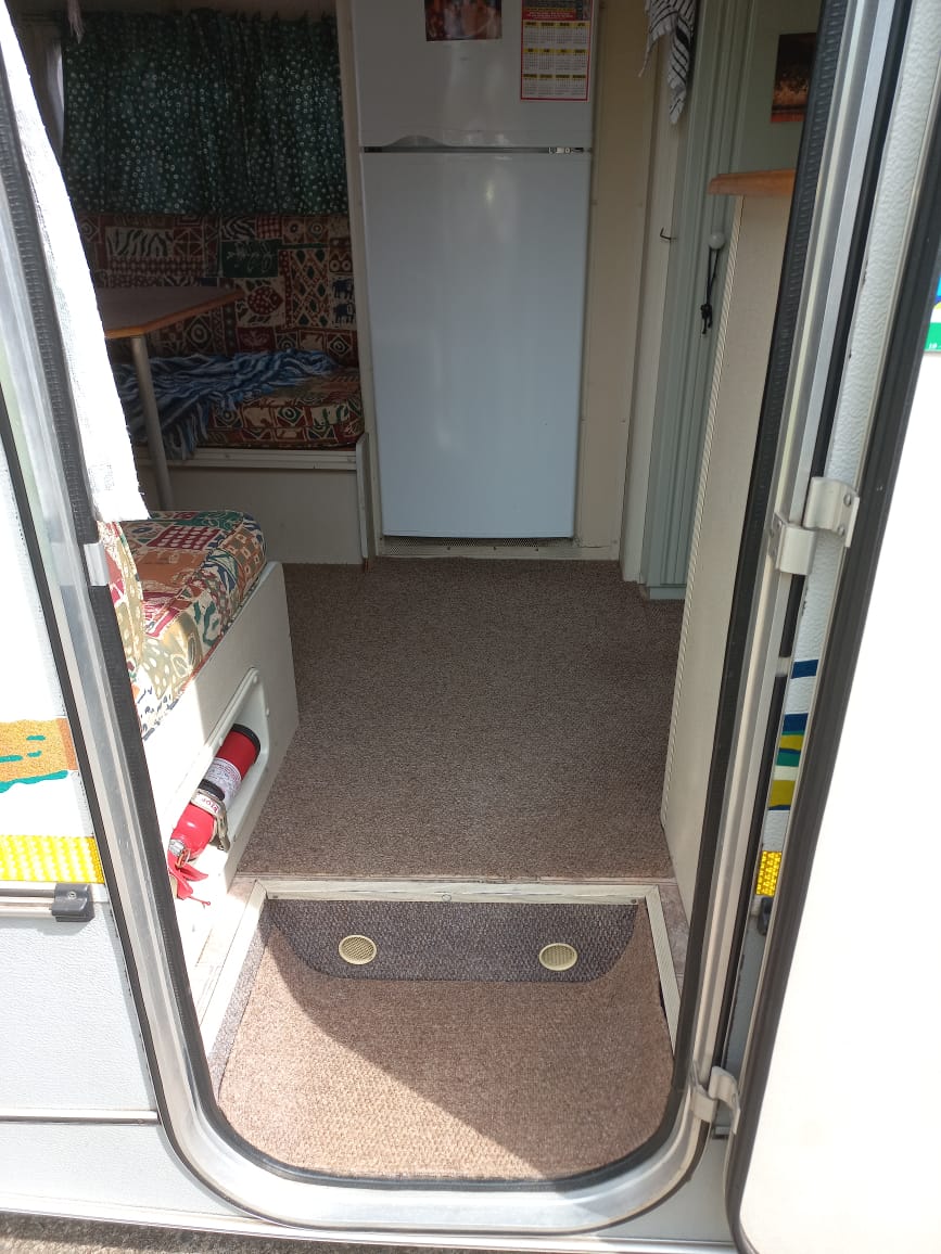SOLD 1998 Jurgens Palma Caravan (CT 1374)