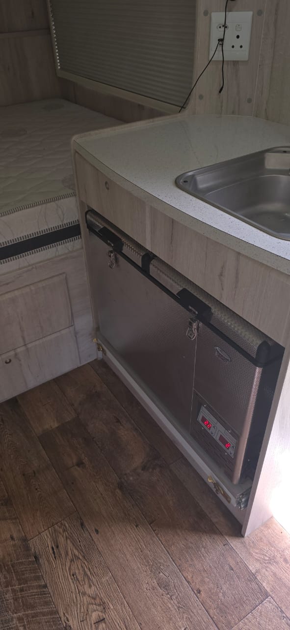 2007 Toyota 4x4 2.5 D4D Camper (CR 1294)