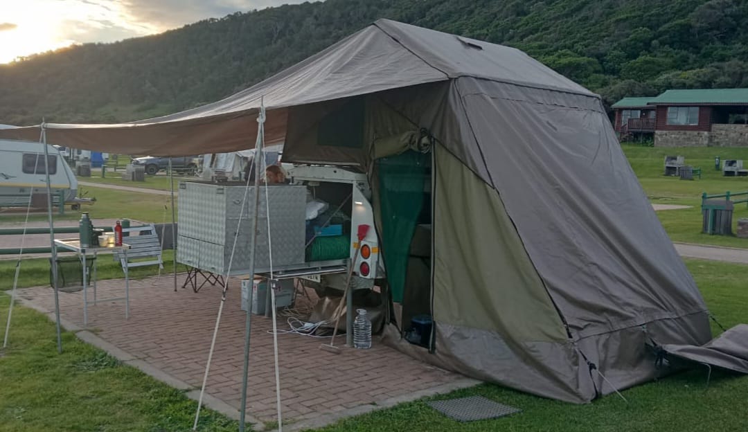 1998 Brakhah Off Road Camping Trailer (CT 1399)