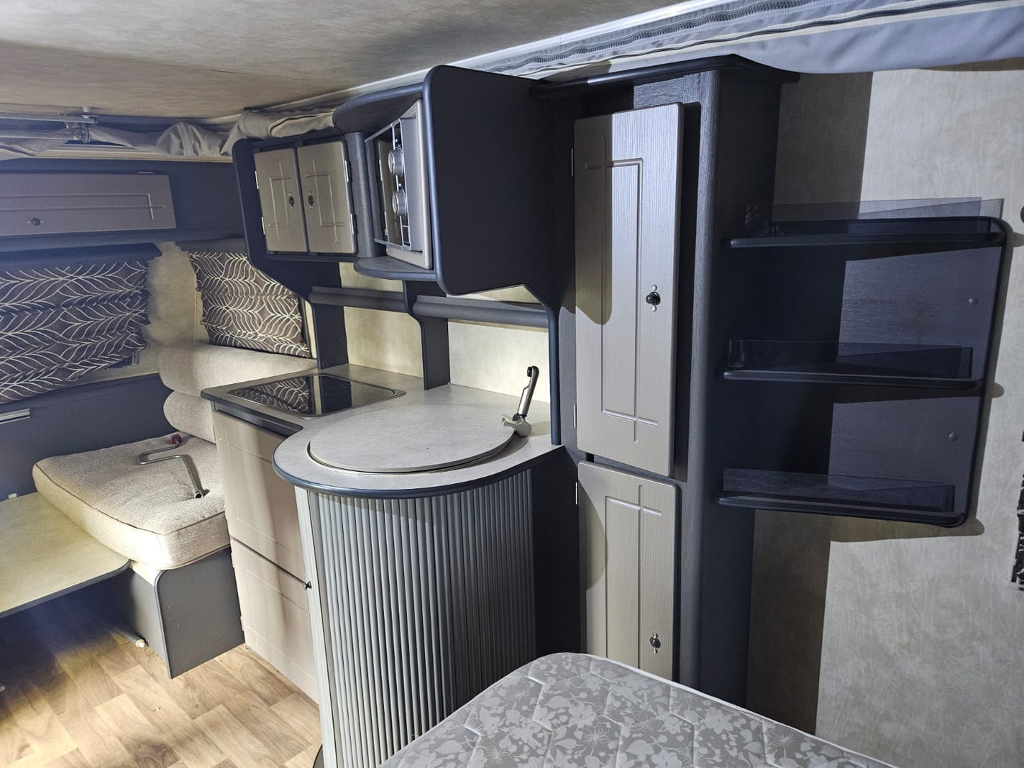 2016 Jurgens Fleetline Caravan (CT 1228)
