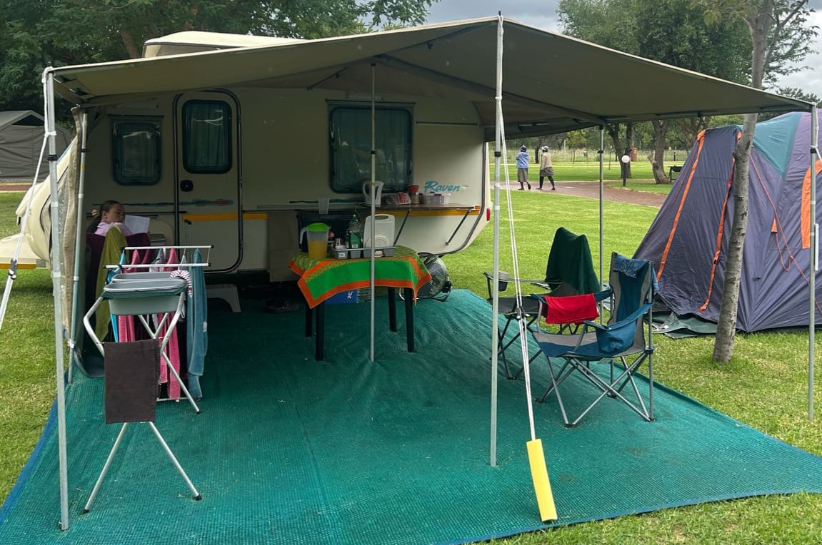 1999 Gypsey Raven Caravan (CT 1373)