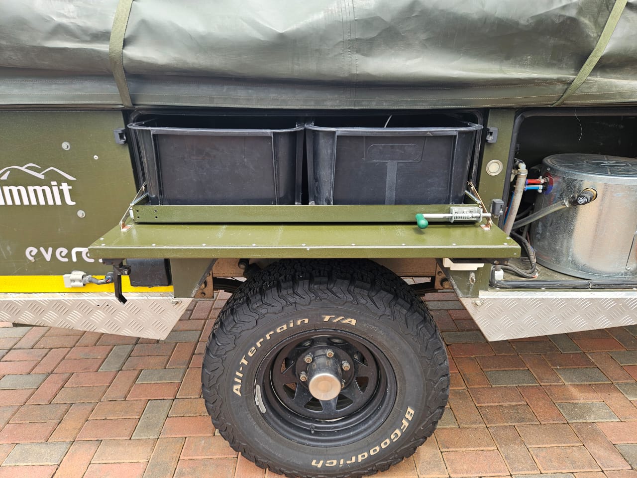 2019 Summit Everest Off Road Camping Trailer (CT 1459)