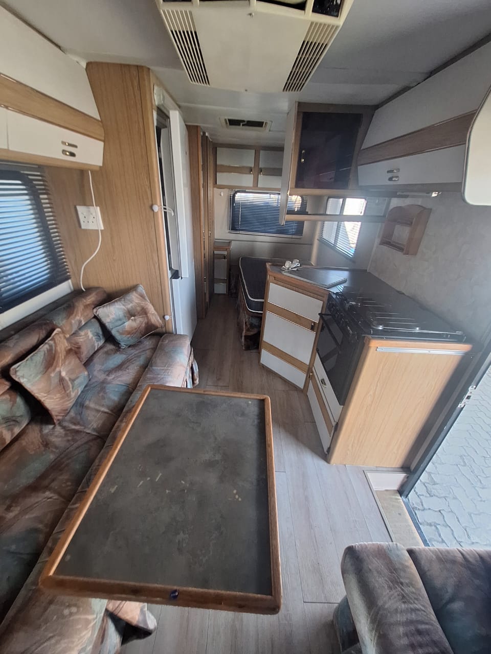 1997 Nissan Motorhome (CT 1463)