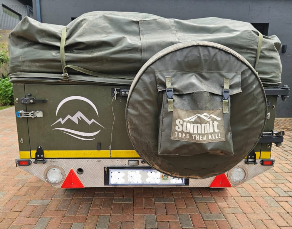 2019 Summit Everest Off Road Camping Trailer (CT 1459)