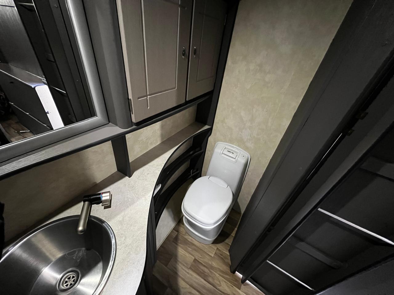 SOLD 2015 Jurgens Classique Caravan (CT 1406)