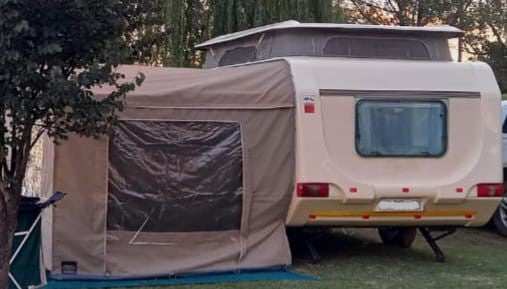 1999 Gypsey Raven Caravan (CT 1373)