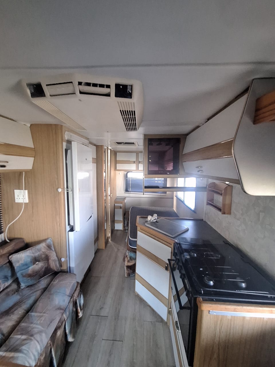 1997 Nissan Motorhome (CT 1463)
