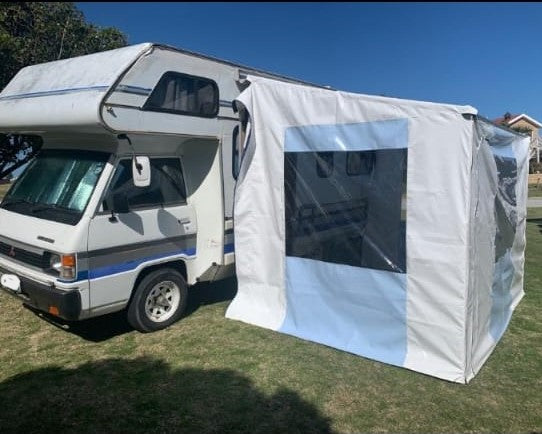 190 Mitsubishi L300 Motorhome (CT 1404)
