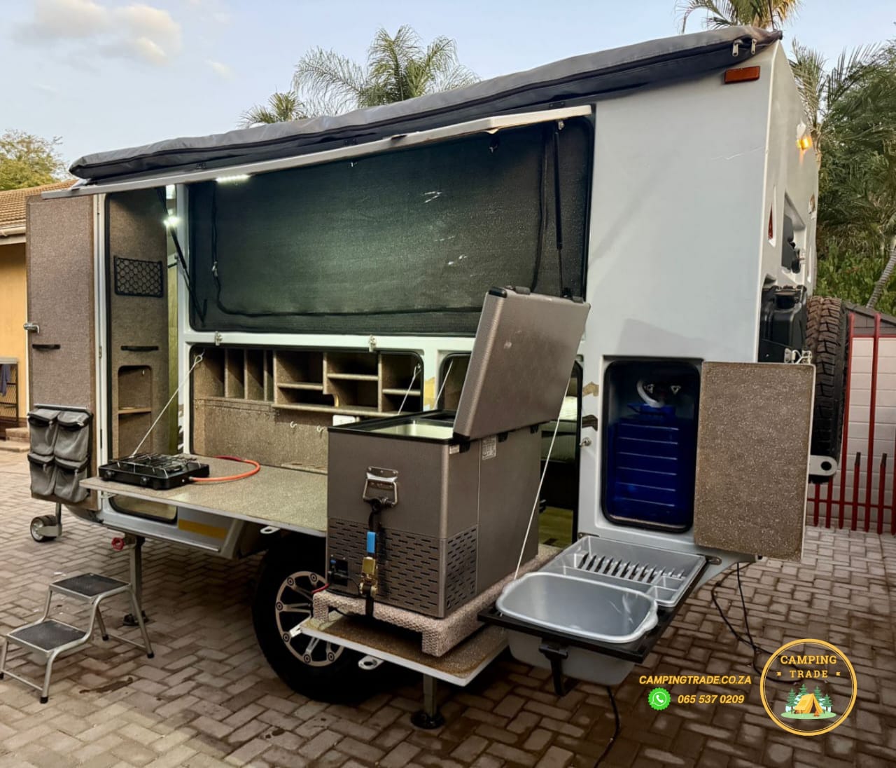 2015 Mobi Lodge Adventure Caravan (CT 1389)