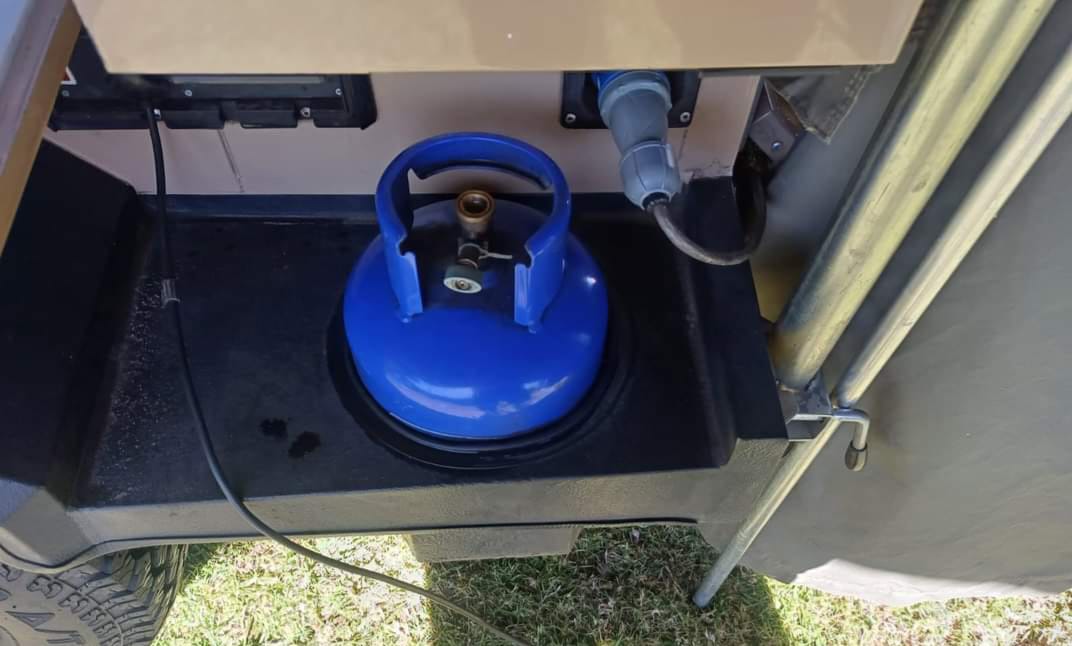 SOLD 2018 Wildebees Survivor Off Road Camping Trailer (CT 1360)