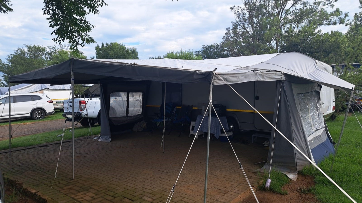SOLD 2005 Jurgens Exclusive Caravan (CT 1312)