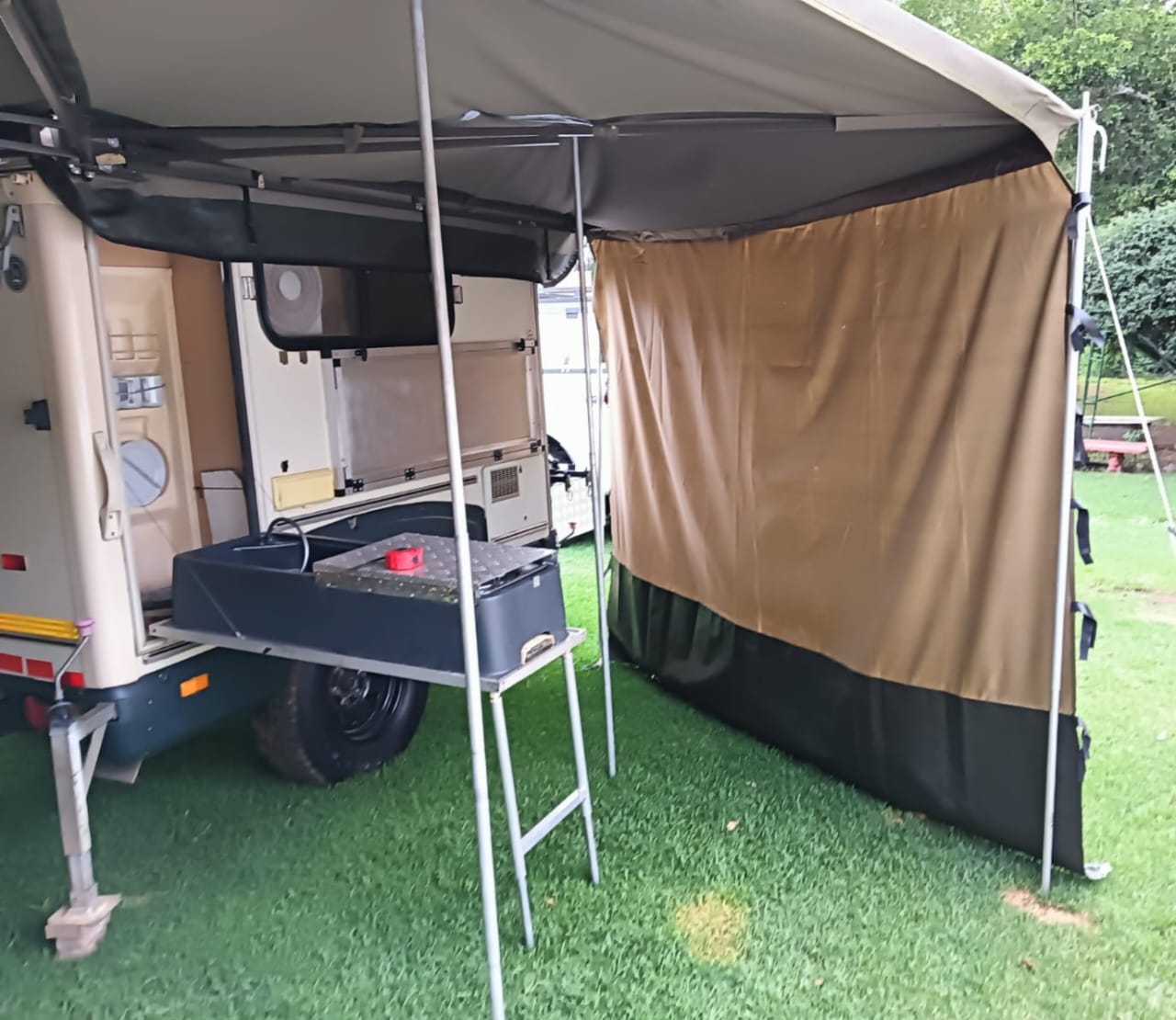 SOLD 2005 Jurgens Oryx Camping Trailer (CT 1388)