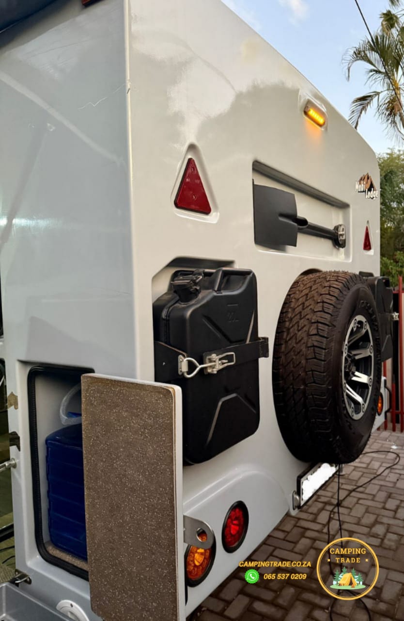 2015 Mobi Lodge Adventure Caravan (CT 1389)