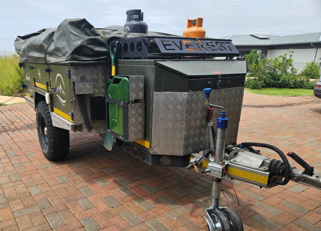2019 Summit Everest Off Road Camping Trailer (CT 1459)