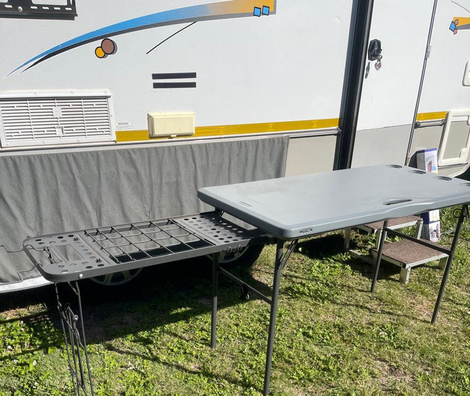 SOLD 2009 Jurgens Exclusive Caravan (CT 1377)