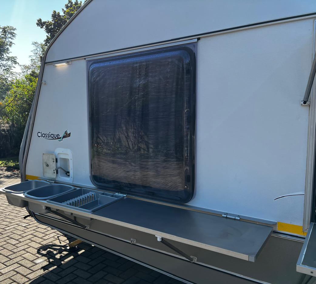 SOLD 2015 Jurgens Classique Caravan (CT 1406)