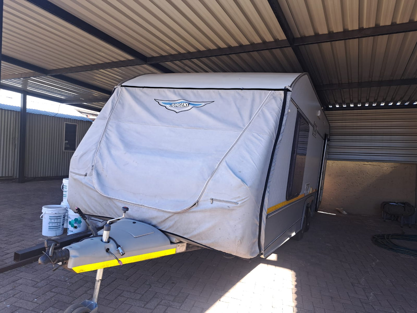 SOLD 2005 Jurgens Exclusive Caravan (CT 1312)