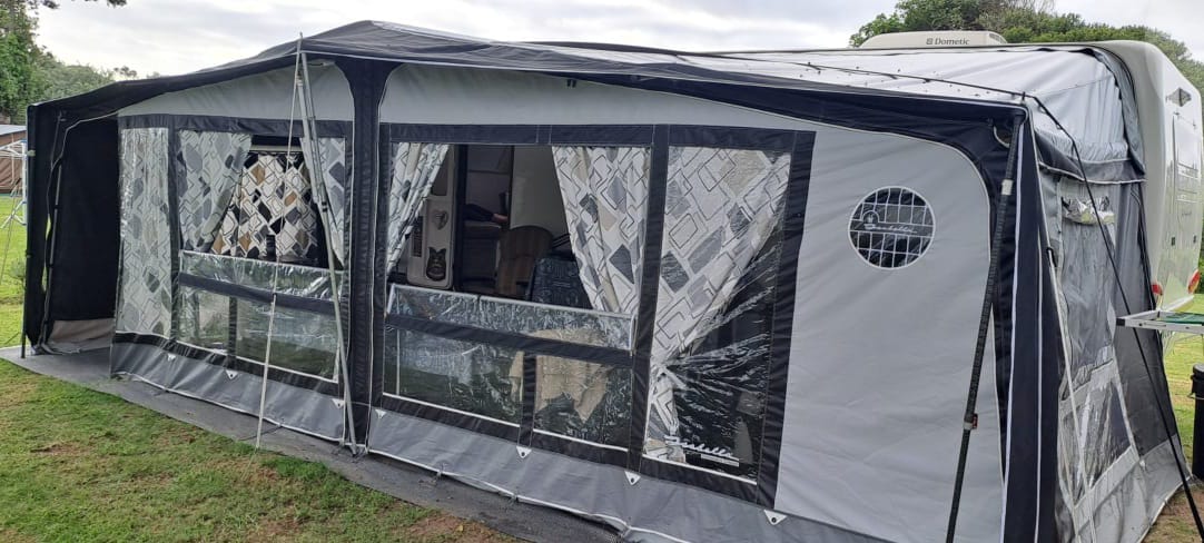 SOLD 2015 Sensation Anee Caravan (1376)