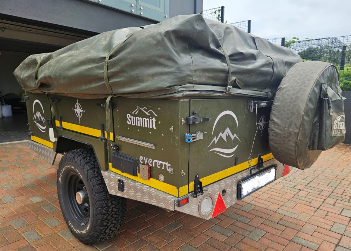 2019 Summit Everest Off Road Camping Trailer (CT 1459)