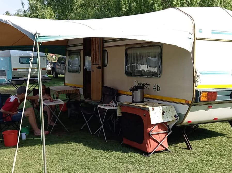 1987 Gypsey 4B Caravan (CT 1421)