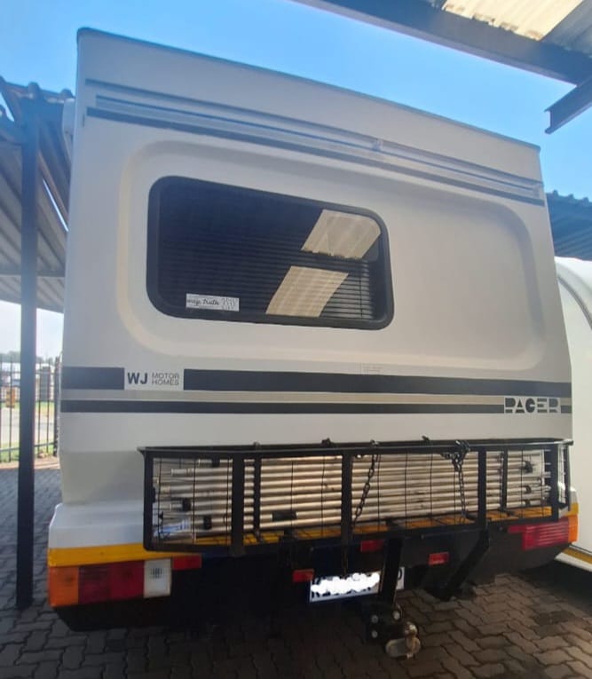 1997 Nissan Motorhome (CT 1463)