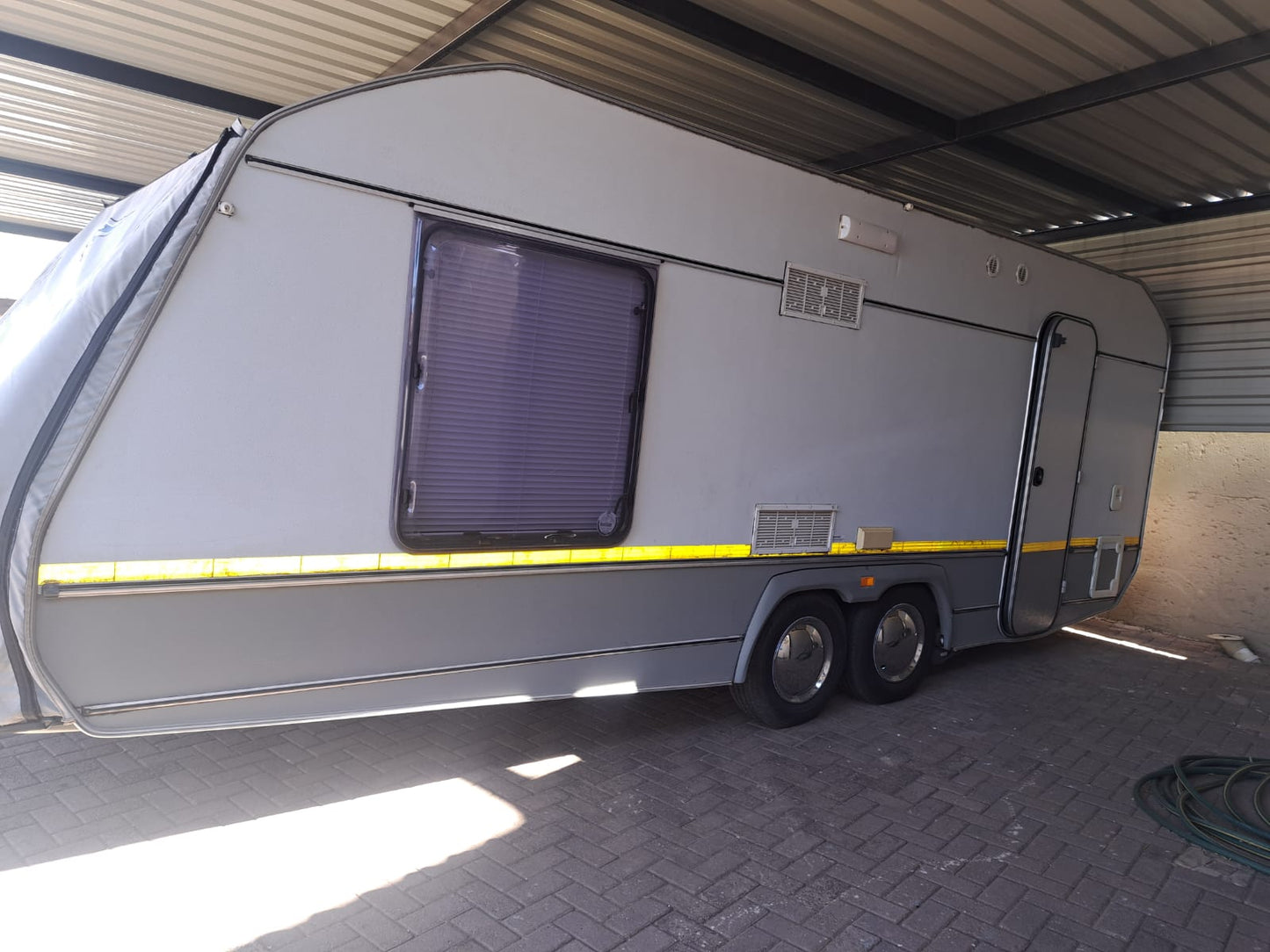 SOLD 2005 Jurgens Exclusive Caravan (CT 1312)