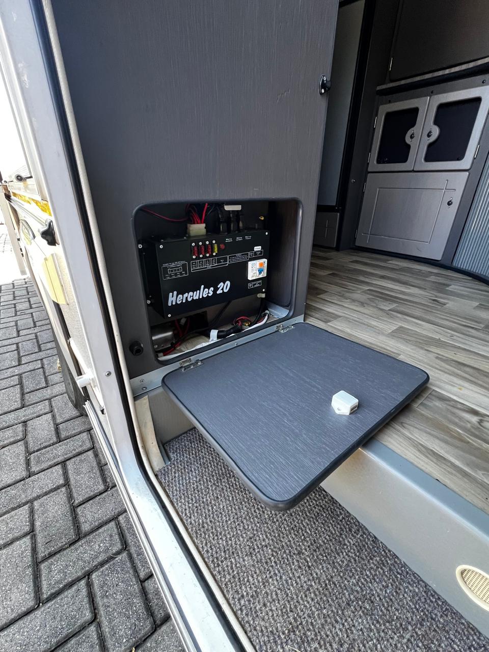 SOLD 2015 Jurgens Classique Caravan (CT 1406)