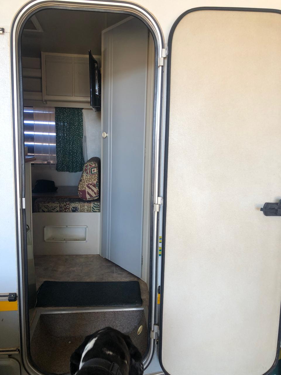 SOLD 2002 Jurgens Exclusive Caravan (CT 1170)