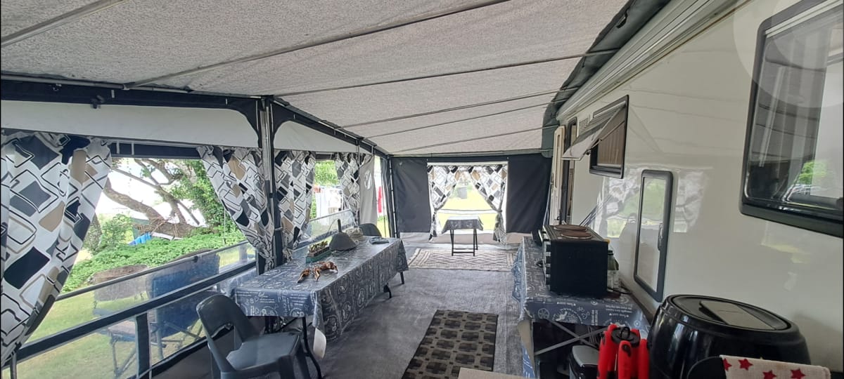 SOLD 2015 Sensation Anee Caravan (1376)