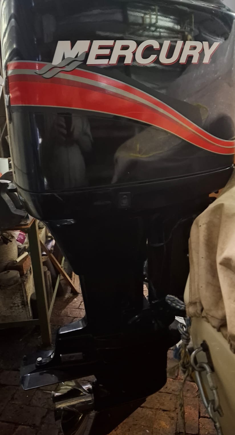 1998 Infinity 520 Boat (CT 1329)