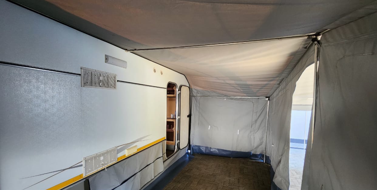 2010 Jurgens Exclusive Caravan (CR 1359)