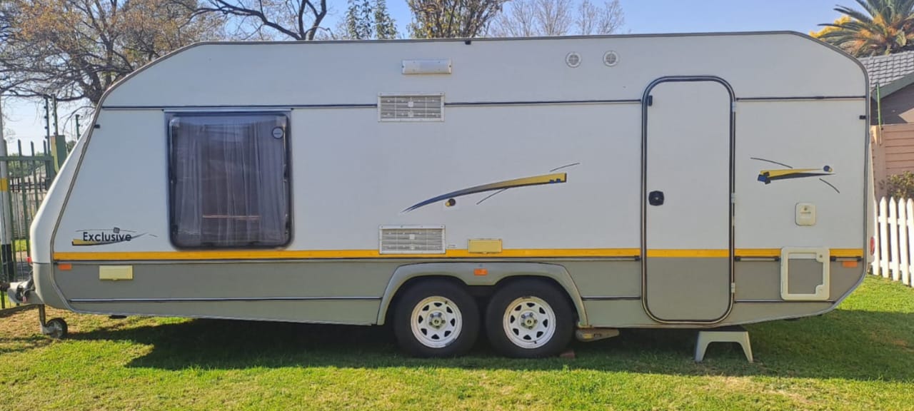 SOLD 2005 Jurgens Exclusive Caravan (CT 1370)