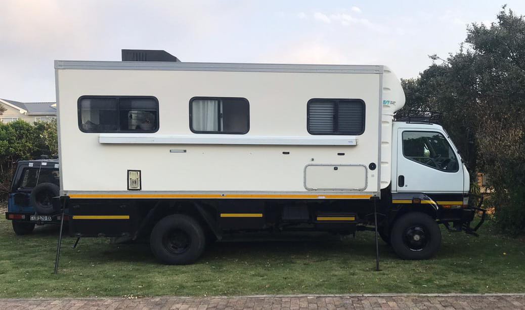 SOLD 1999 Mitsubishi Dune 4x4 Motorhome (CT 1283)