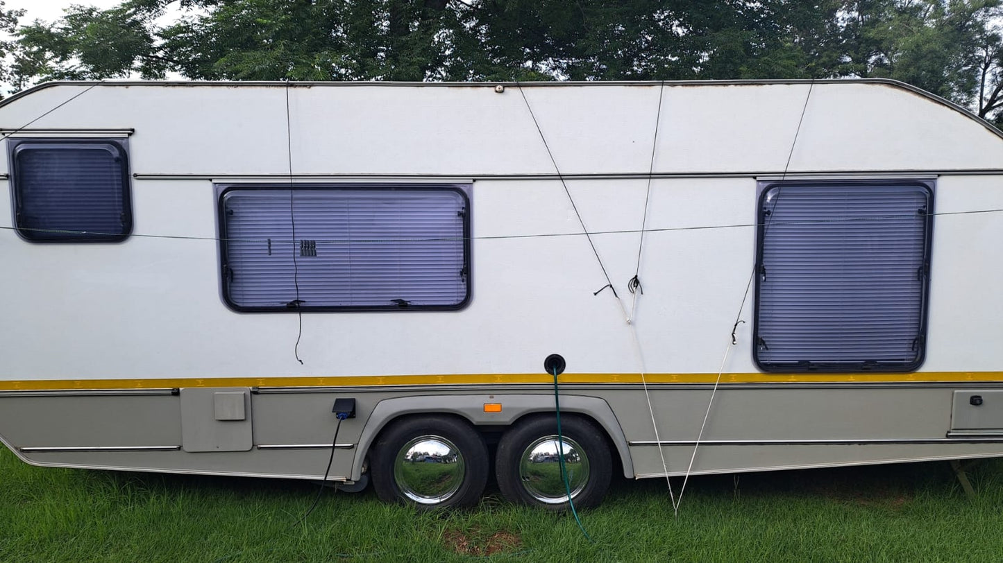 SOLD 2005 Jurgens Exclusive Caravan (CT 1312)