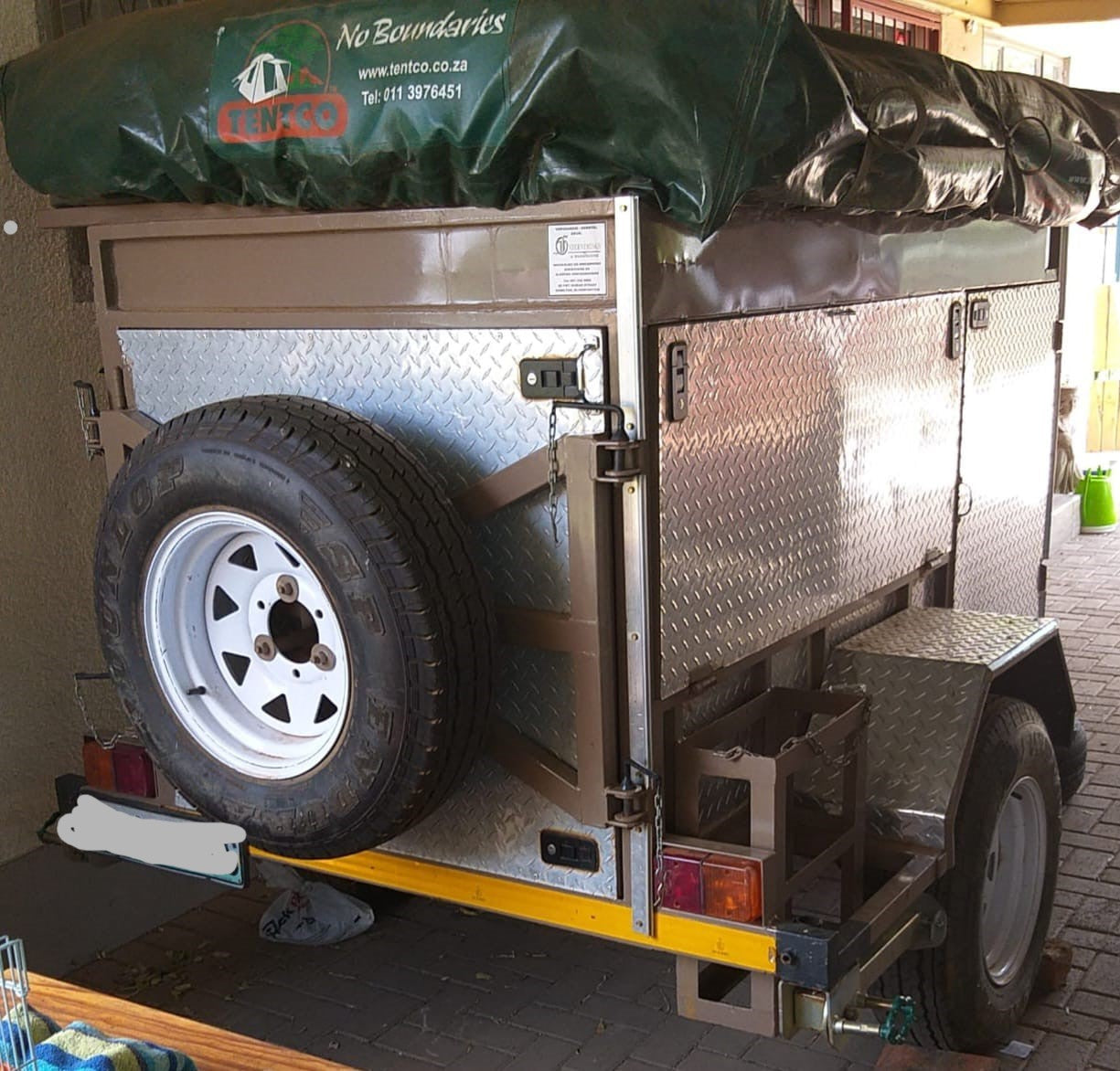 2009 Macau Camping Trailer (CT 1318)