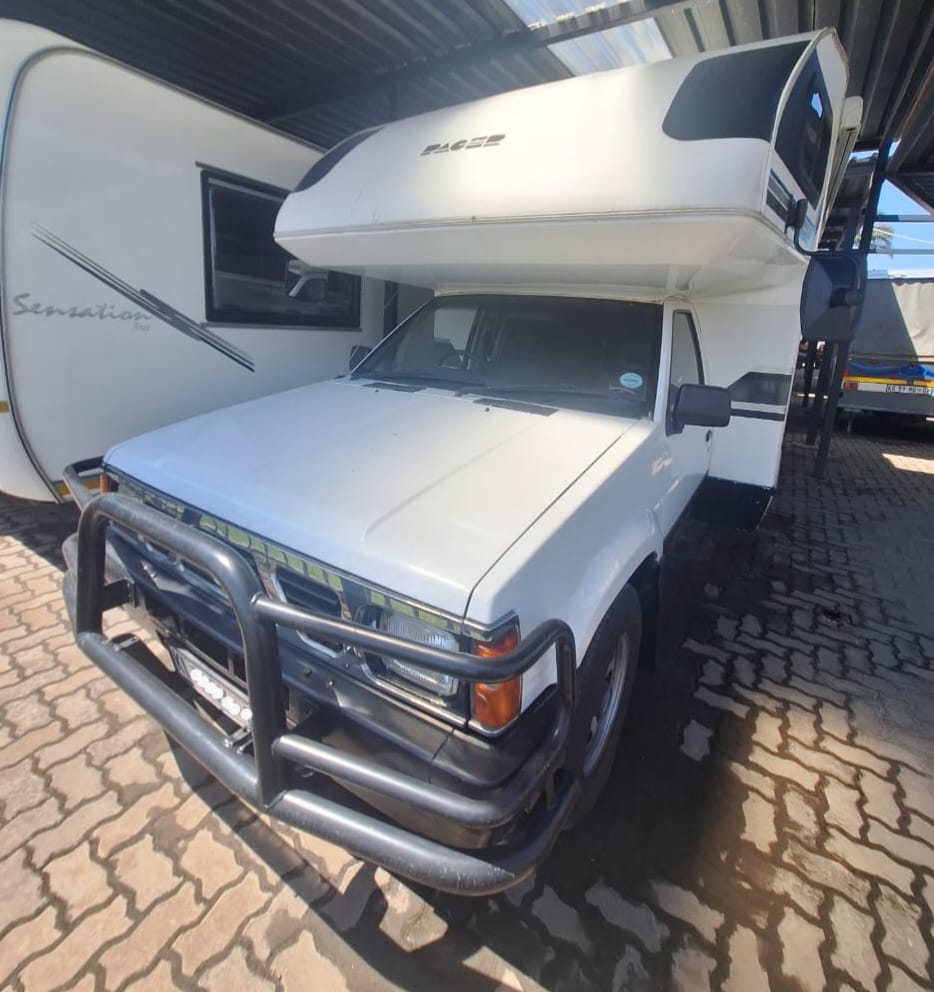 1997 Nissan Motorhome (CT 1463)