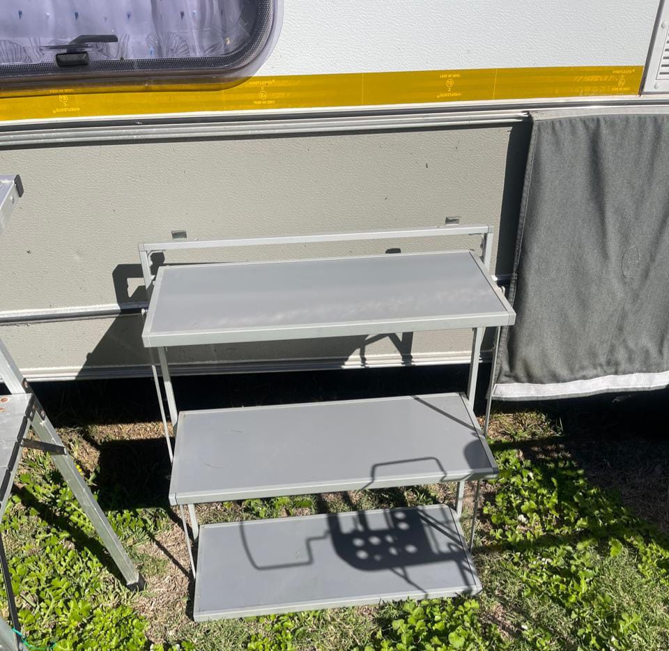 SOLD 2009 Jurgens Exclusive Caravan (CT 1377)