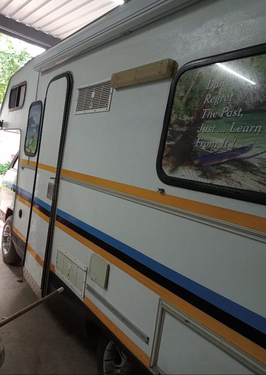 1996 Mitsubishi L300 Motorhome (CT 1419)