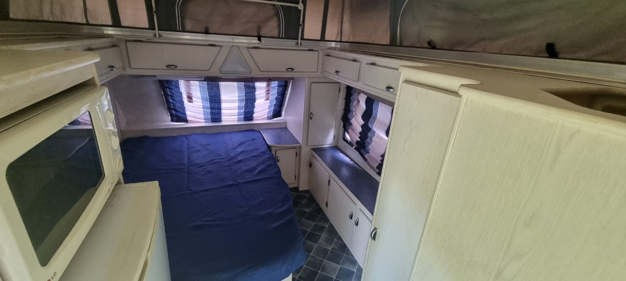 2004 Sprite Sufer Delux Caravan (CT 1284)