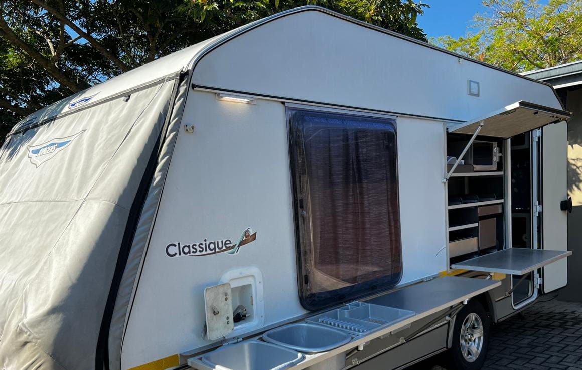 SOLD 2015 Jurgens Classique Caravan (CT 1406)