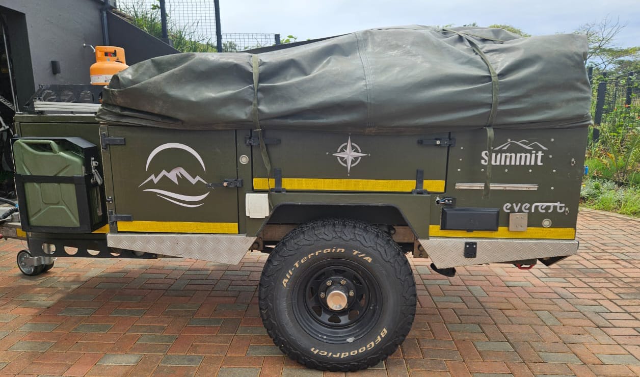 2019 Summit Everest Off Road Camping Trailer (CT 1459)