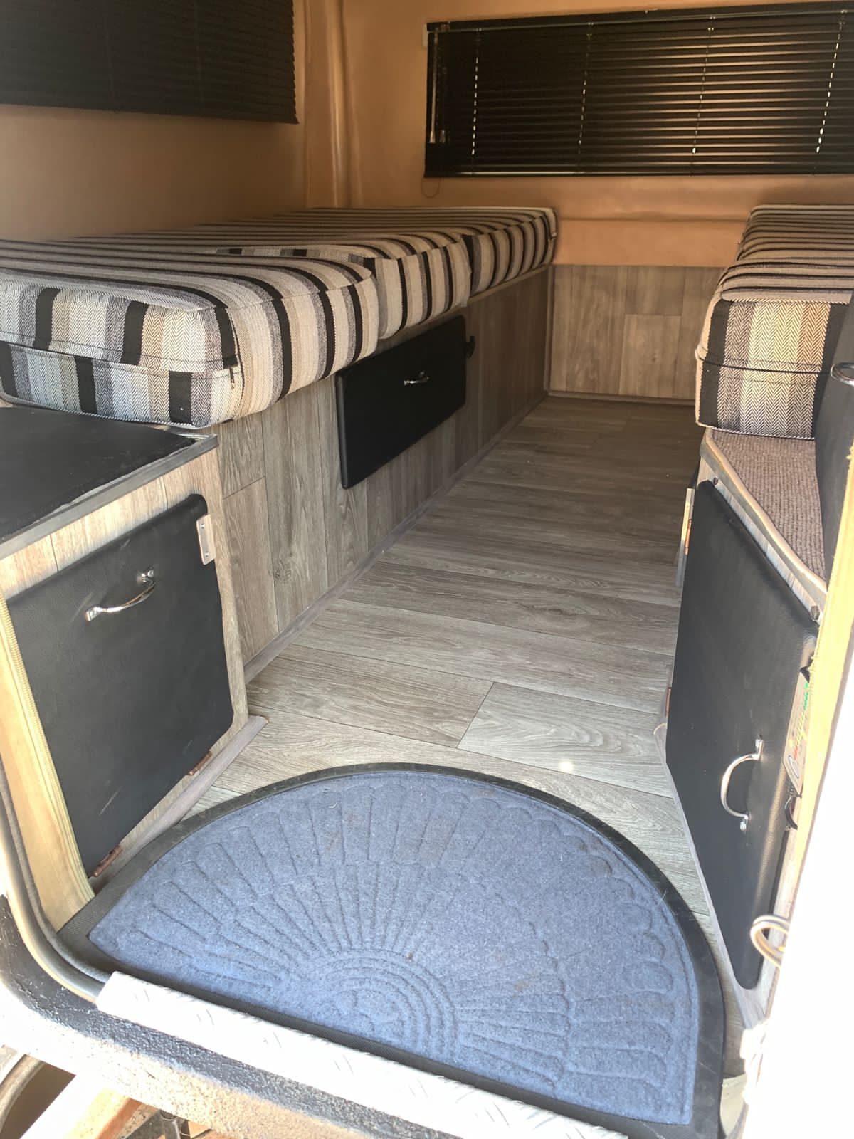 Bakkie Camper (CT 1242)