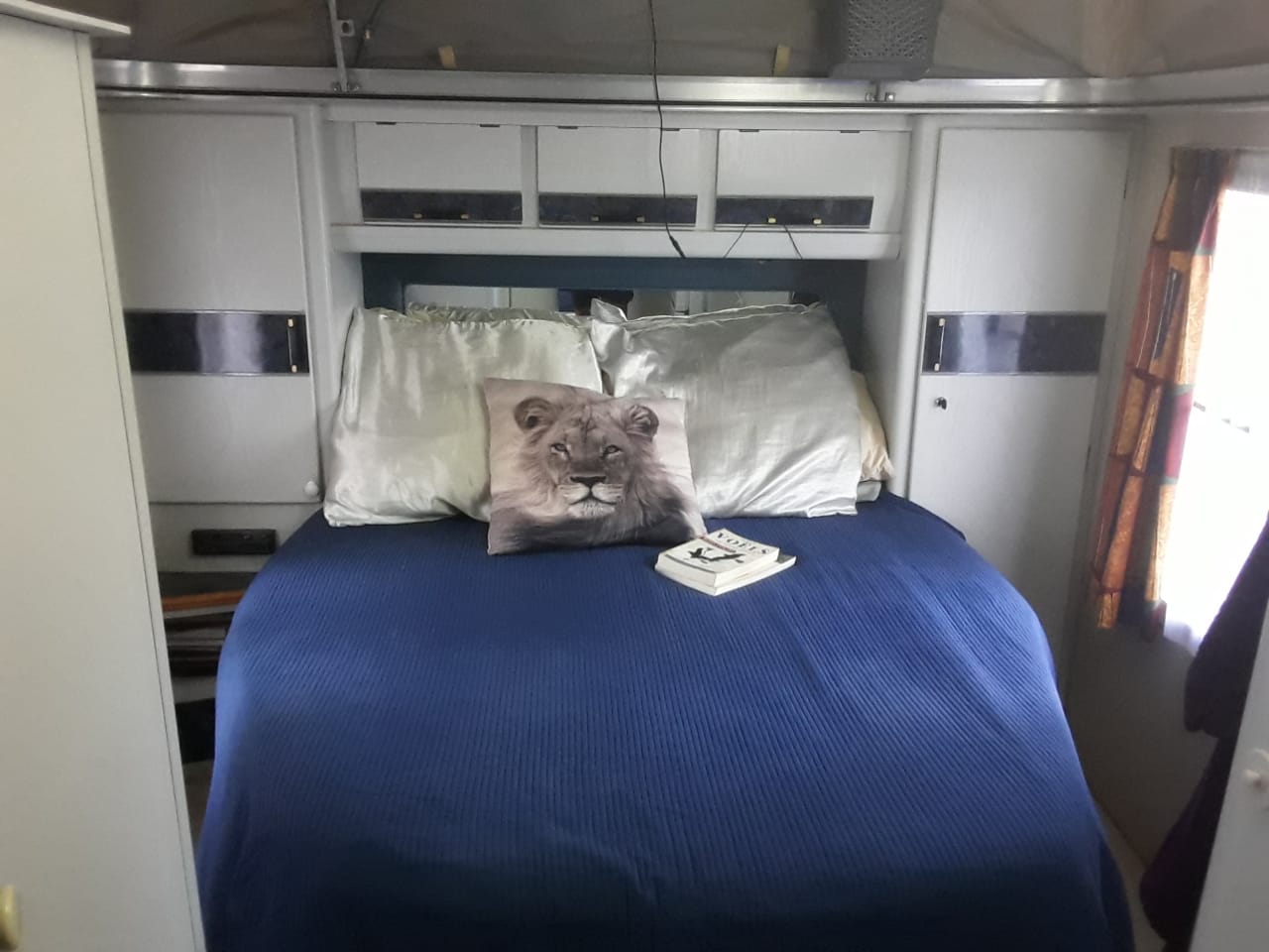 SOLD 1995 Jurgens Gazelle Caravan (CT 1297)
