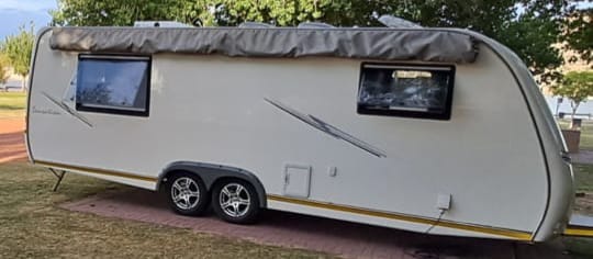 SOLD 2015 Sensation Anee Caravan (1376)