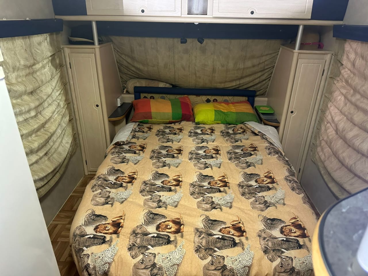 SOLD 2007 Jurgens Exclusive Caravan (CT 1394)