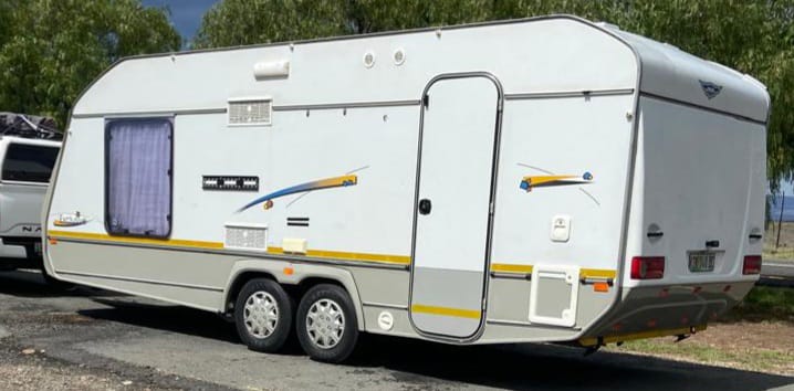 SOLD 2009 Jurgens Exclusive Caravan (CT 1377)