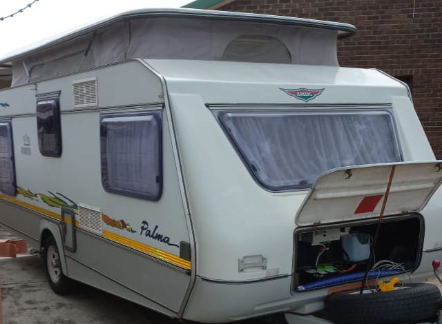 SOLD 1998 Jurgens Palma Caravan (CT 1374)